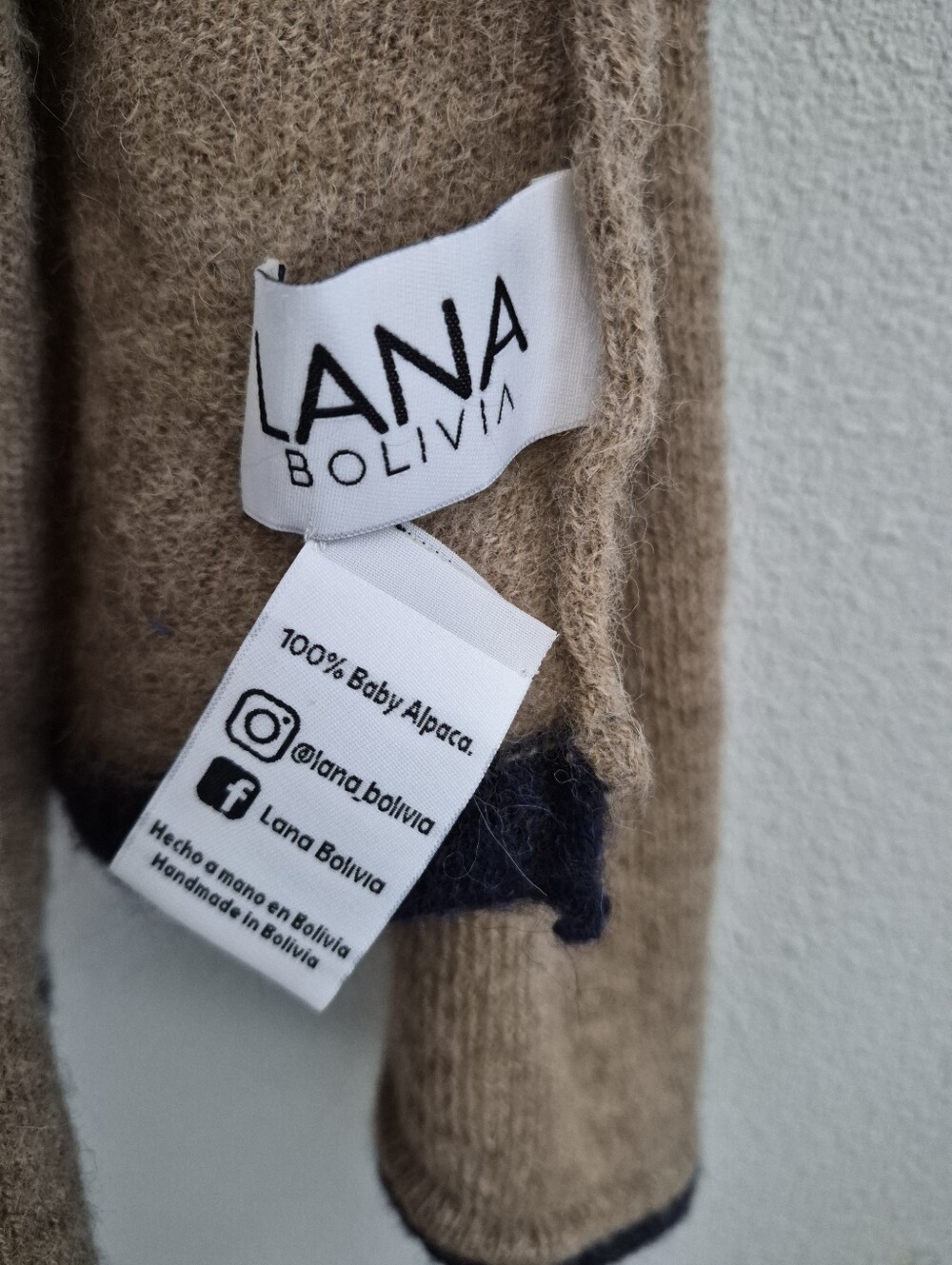 Lana Bolivia Baby Alpaca Beige Scarf OS Ultra Soft - Picture 2 of 6